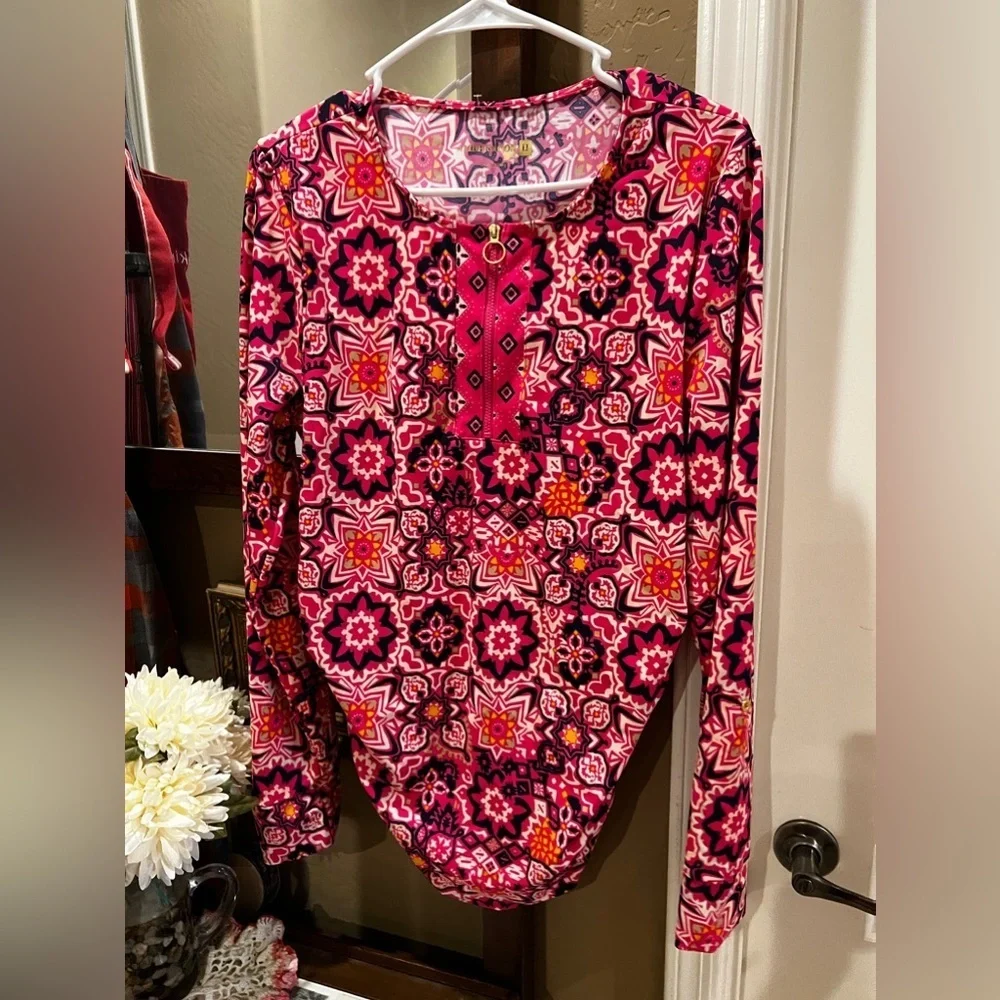 AmberNoon II by Dr. Erum Ilyas UPF 50+ Half-Zip Printed Rash Guard Large